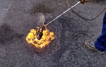 Moggerhanger flat roofing repairs